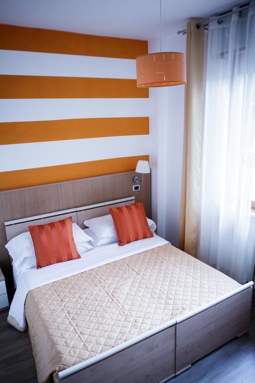 Twelve Hotel Moncalieri Cameră foto